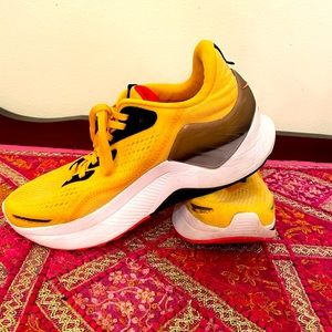 Saucony Endorphin Speedroll Size 9.5 Yellow